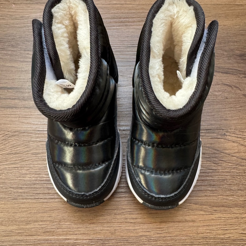 Cozy Black Kids Boots with Plush Lining